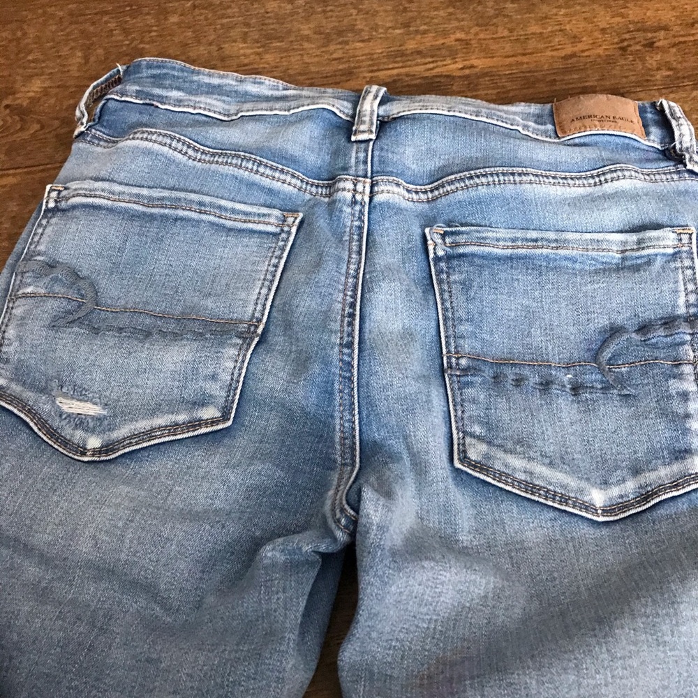 Pair of size 6 American Eagle outfitters jeans - Picture 3 of 8